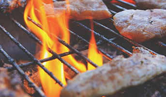 Fleisch auf Grill