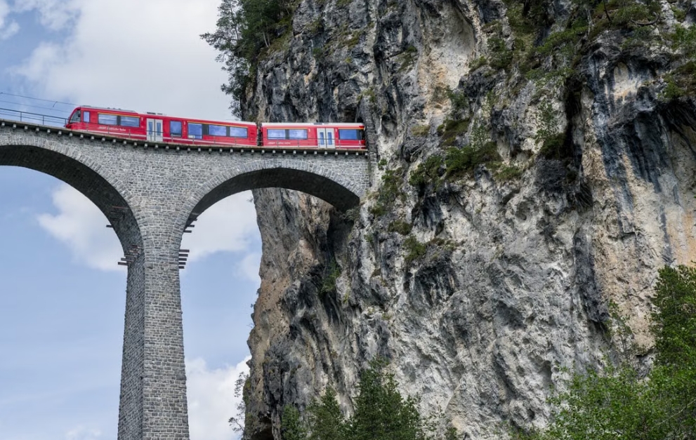 zuercher-wanderwege.ch Wettbewerb: Wochenende im Engadin gewinnen