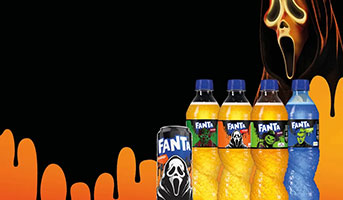 Fanta mit Ghost Face Maske